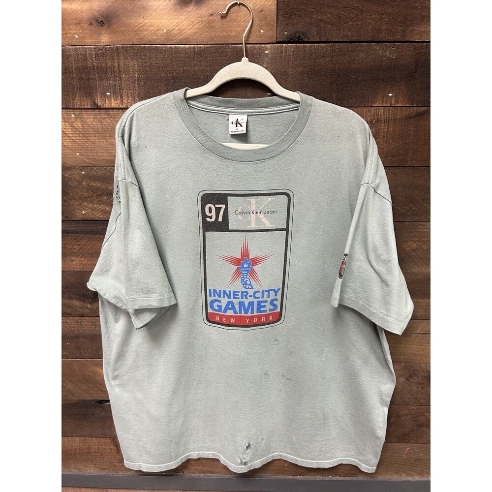 Vintage Mens 90s Calvin Klein Tshirt gray size XL